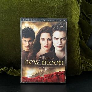 Twilight New Moon Two-Disc Special Edition DVD